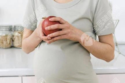 孕妇经常摸肚子对胎儿会有哪些影响？