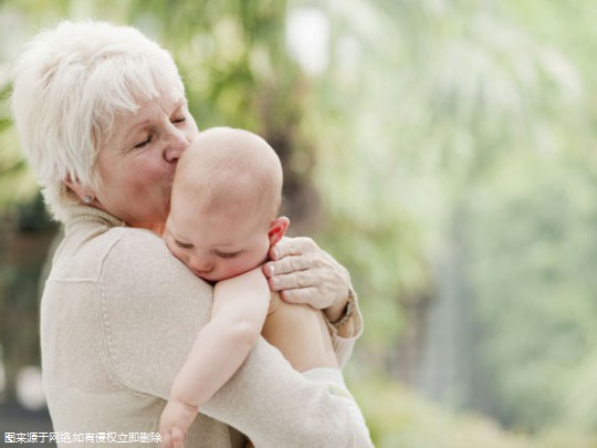 意外怀孕，不想生二胎，做药物流产好还是做人流好？