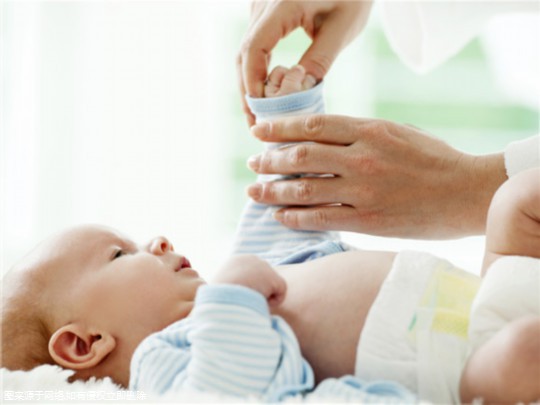 婴儿用大人洗发水后果，婴儿洗发水有硅油吗？