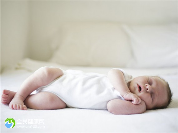 新生儿喂奶过量的症状，吃奶吃多了宝宝的不良反应